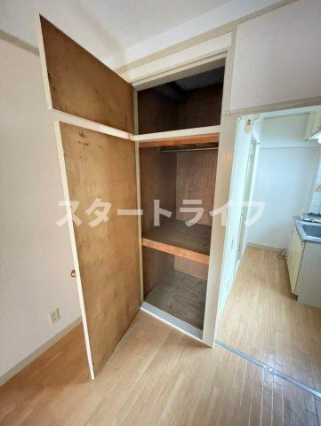 大阪市淀川区東三国５丁目の賃貸マンションの収納