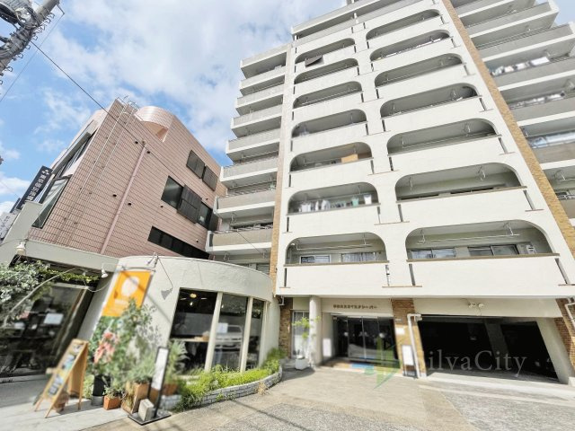 学芸大スカイスクレーパーの外観