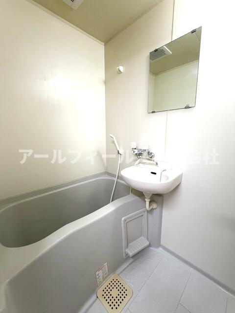 新松戸ＣＳビルの浴室