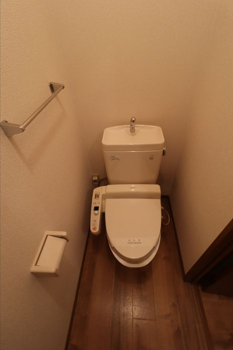 コンフォール翠　A棟のトイレ