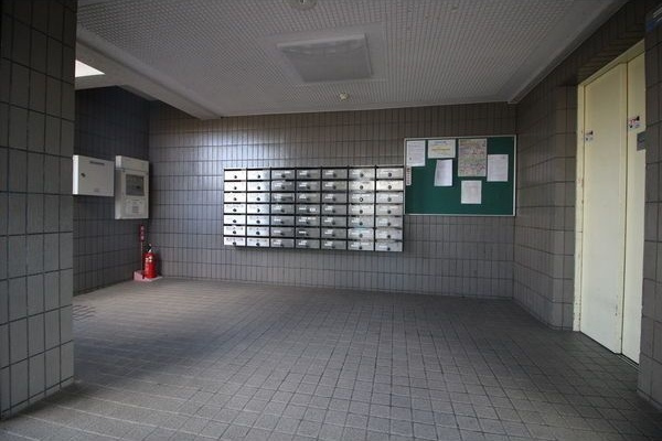 セレクト山之手のエントランス