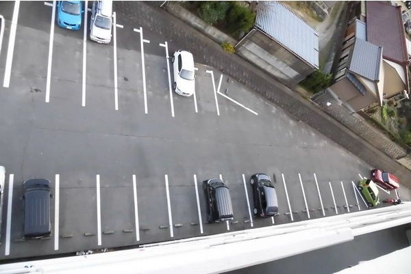セレクト山之手の駐車場