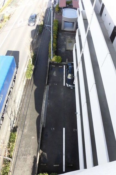 セレクト山之手の駐車場