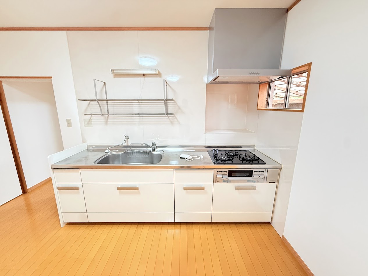 田辺市鮎川_中古戸建てのキッチン