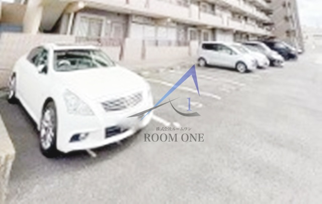 ル・プランシェの駐車場|駐車場です。