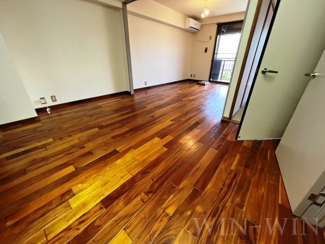 ユトリロ橋良町の居間・リビング|イメージ（同建物内別部屋の写真です）