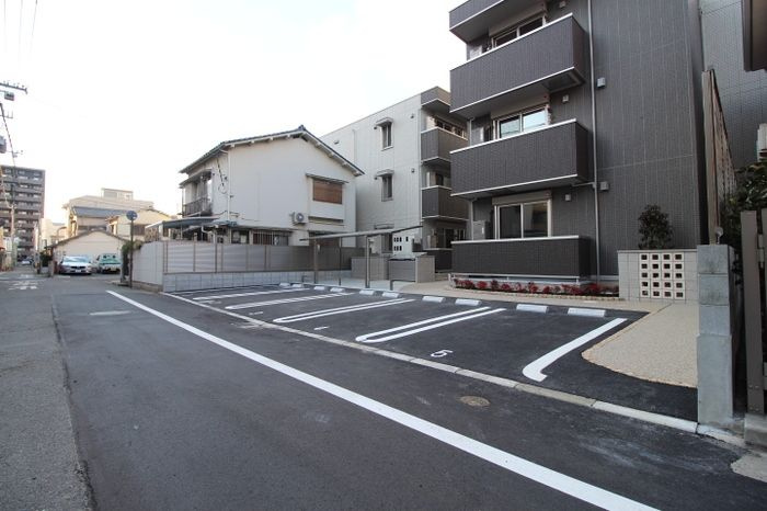 ウィング　A棟の駐車場