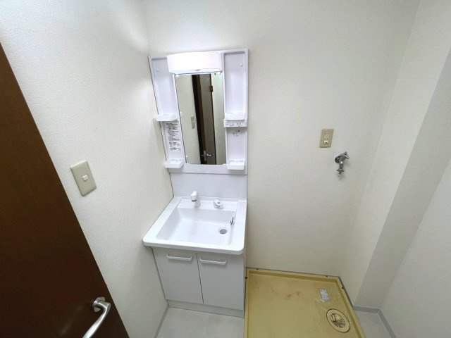 WEST COURT S棟の独立洗面台|イメージ（同建物内別部屋の写真です）