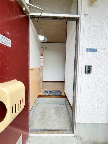 コーポおきの玄関