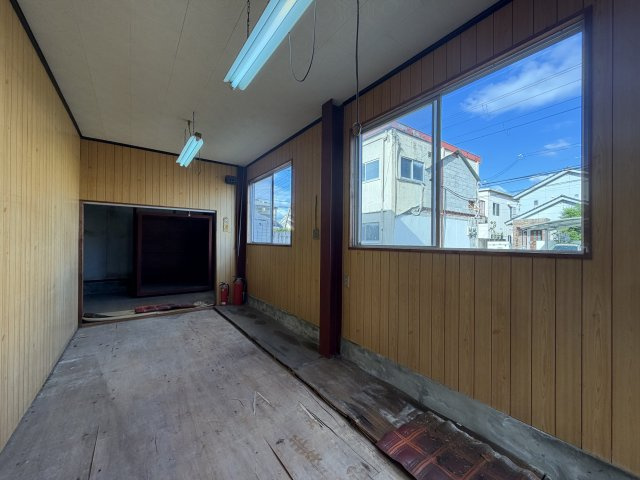 大和高田市曽大根　倉庫の内装