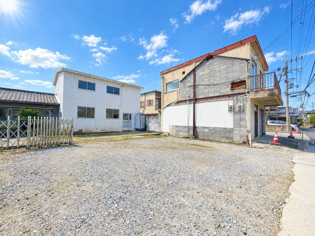 大和高田市曽大根　倉庫の外観