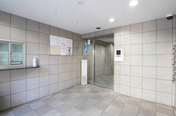 ワールドパレス永福町のエントランス