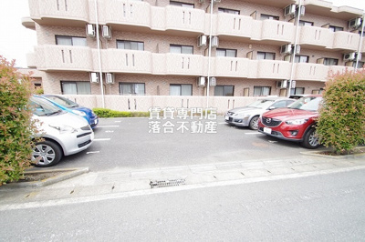 【駐車場】 | エクセレンテ | 敷地内駐車場完備