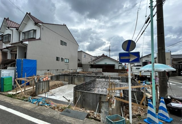 瑞穂区白砂町4期2号地の前面道路含む現地写真|現地外観：基礎工事中。北側より（2026年9月2日）撮影