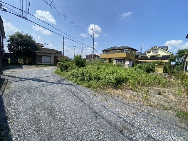 鶴ヶ島市町屋　売地の前面道路含む現地写真