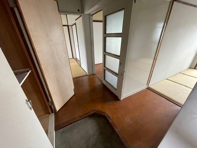 松戸タイムズ1号棟の玄関