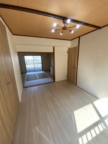 幸神団地3号棟の洋室