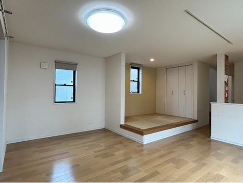 【仲介手数料０円】藤沢市葛原　中古一戸建ての居間・リビング|藤沢市葛原　中古一戸建て