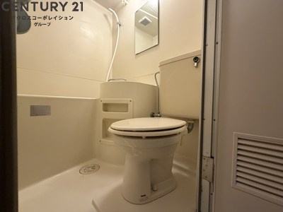 浴室内にトイレがあります☆