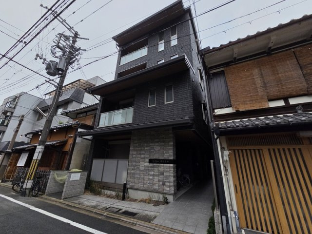 SIX BIJOUX堺町五条の外観
