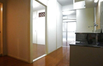 【居間・リビング】 | 峰マンション | 洋室のお部屋です。