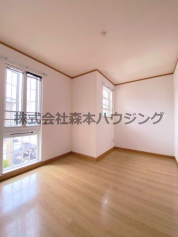 【洋室】 | 　エクセルハイム | 明るい洋室です