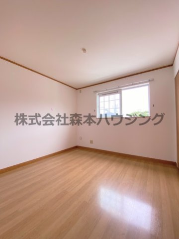 【洋室】 | 　エクセルハイム | 明るい洋室です