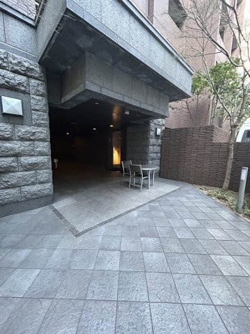 レグノ・フォルテ二番町のエントランス