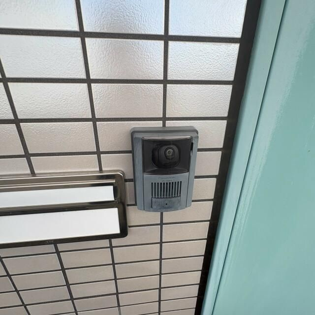 富田ハウスの玄関
