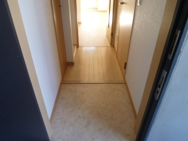 モンパレ入谷の玄関