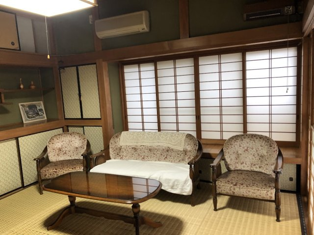 南大沢貸家（物置付き事務所）のロビー