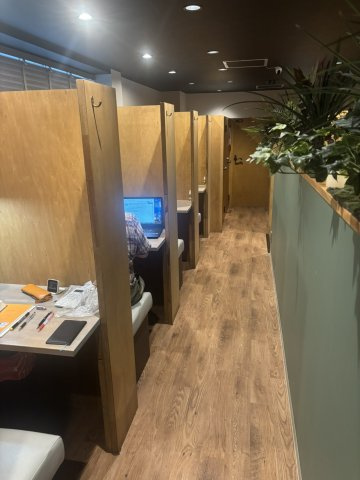 KSQUAREビル能見台のエントランス