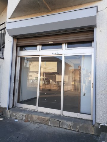 Mプラザ6神明1F店舗の玄関