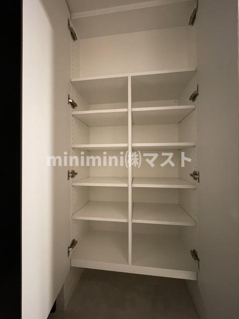 旧　スプランディッド本町東DUEの収納