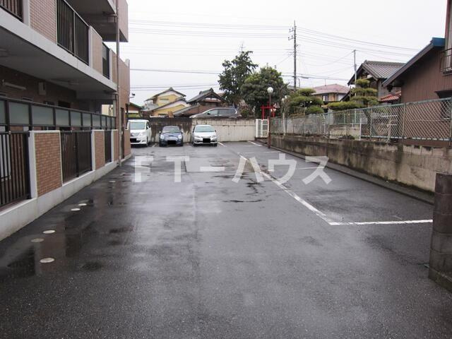 グラン・ルコの駐車場