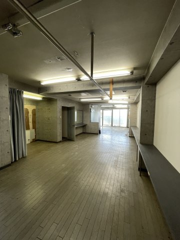 北野商店街　２階店舗事務所の内装