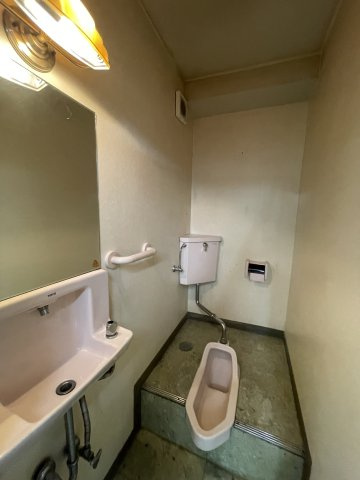 北野商店街　２階店舗事務所のトイレ