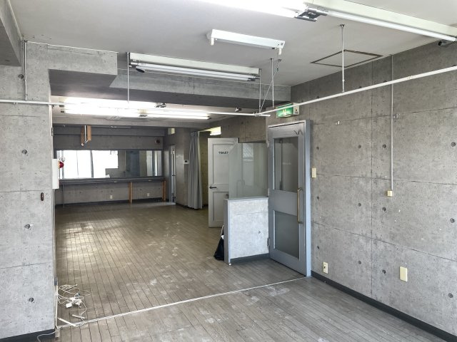 北野商店街　２階店舗事務所の内装