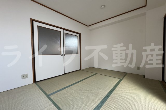 シャトー横枕の内装|明るい色調の室内です