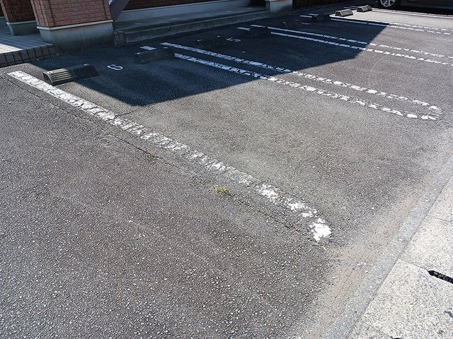 プリムローズの駐車場
