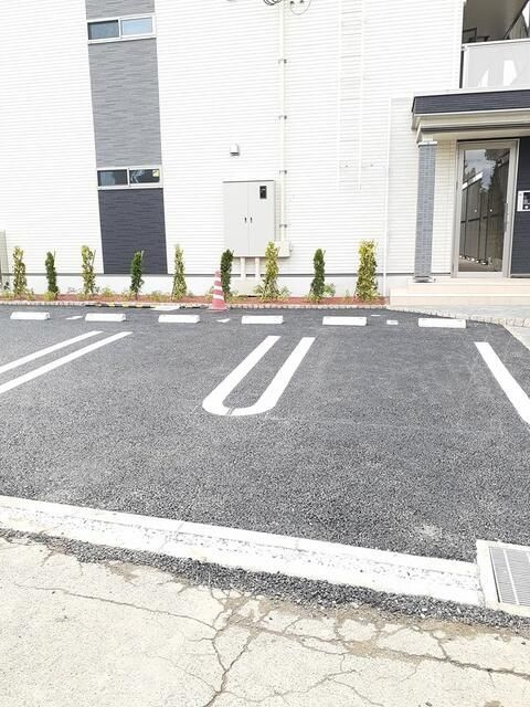ソフィアフルールⅡの駐車場