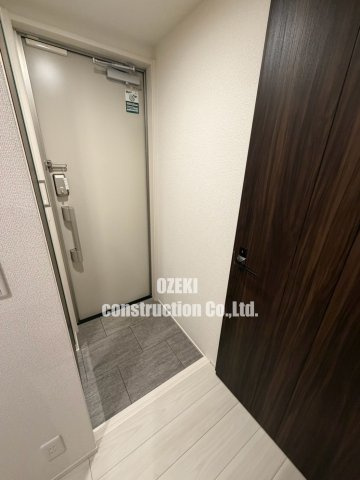D-ROOM南越谷の玄関