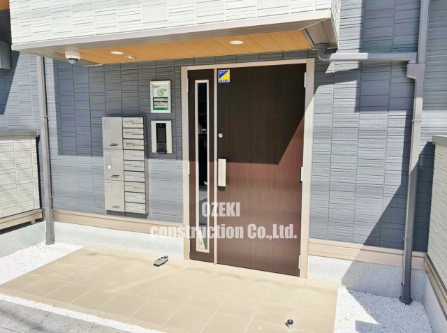 D-ROOM南越谷のエントランス