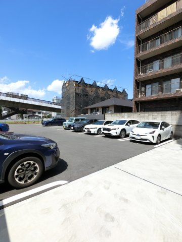 AGREVEの駐車場