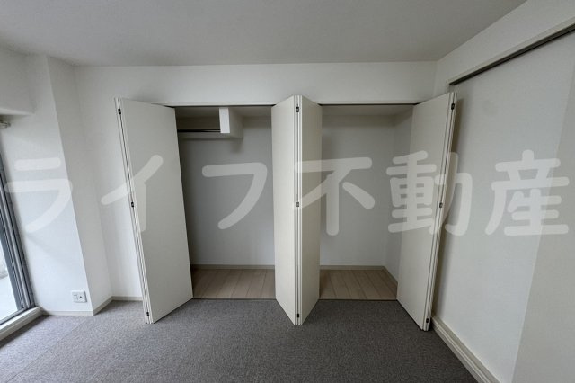 シャルム小阪壱番館の収納|ちょっとした収納スペースも充実しています