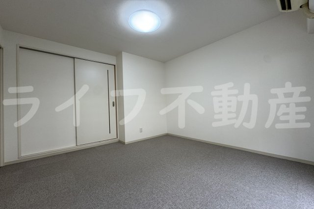 シャルム小阪壱番館の洋室|洋室です