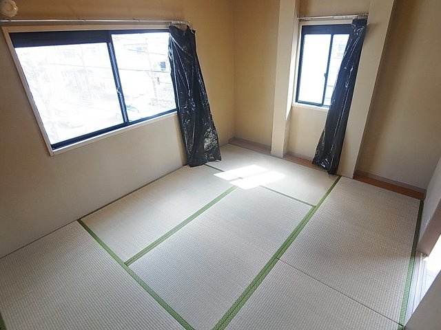 河上マンションの内装|日当たりの良い和室は寛ぎます