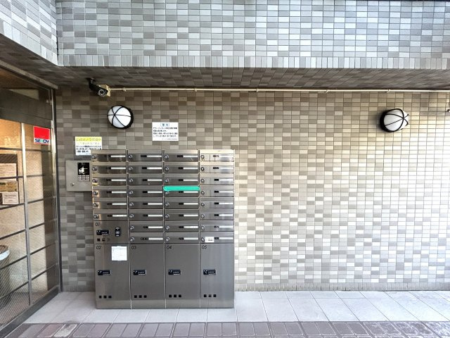 シンプルが一番いい！無駄のない間取り☆飽きの来ない内装にリノベーションがまたイイ☆２路線利用可な好立地！一人で住むのも、二人で住むのもTHE横浜を感じて！な、【セントラル伊勢佐木西】のその他共用部分
