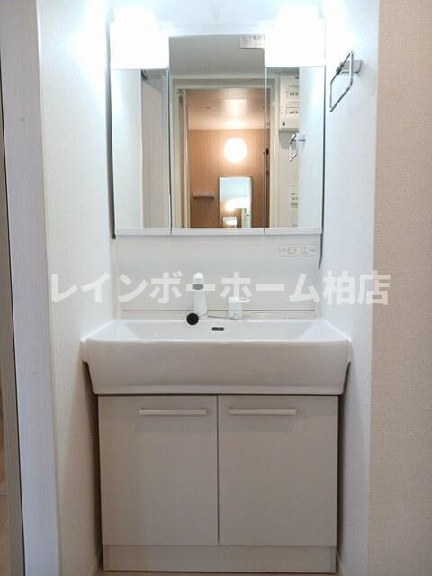 特典：仲介手数料が50％OFFです‼の洗面所|シャワー付き洗面台です