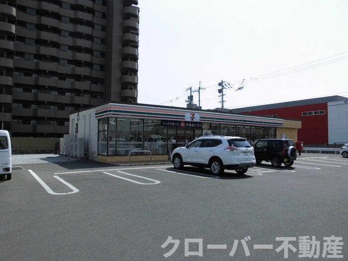 サンライズヤマダ C棟の周辺|セブンイレブン木太町店(757m)